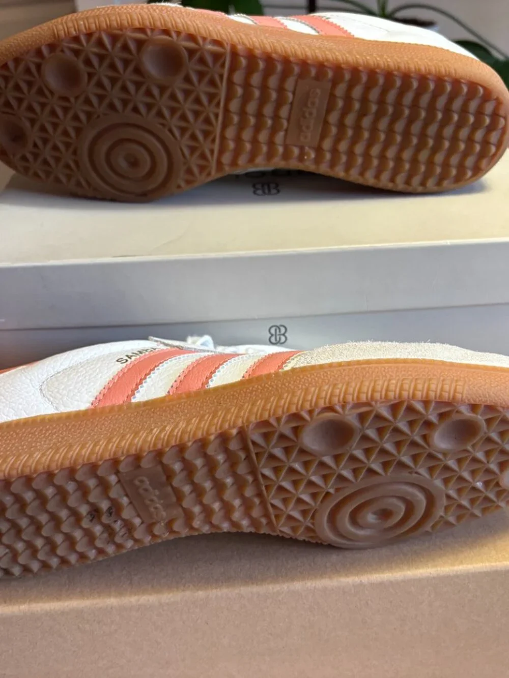 Adidas Samba in Rose & White - Picture 3 of 5